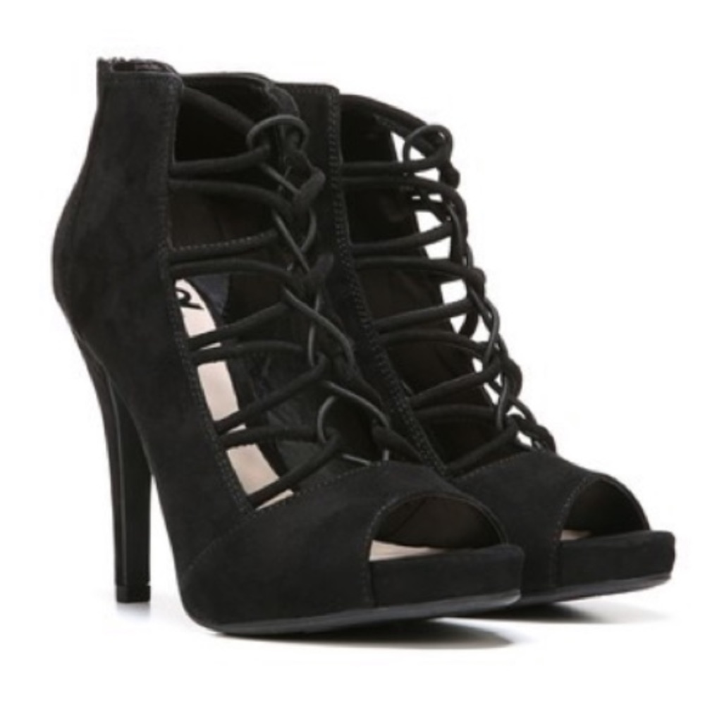 Fergalicious 🖤 Tacoma heel 8